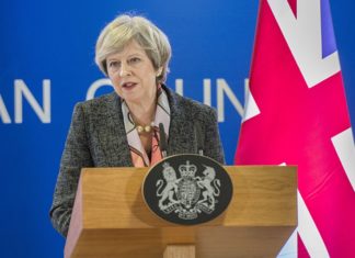 สื่อผู้ดีเผยนายกฯอังกฤษอาจถูกเรียกร้องให้ลาออก เหตุไม่พอใจวิธีจัดการ Brexit