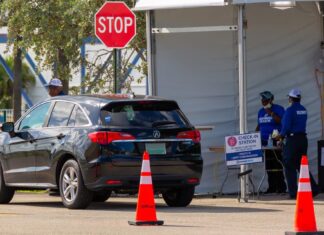 สหรัฐเปิดสถานที่ฉีดวัคซีนโควิด-19 แบบไดรฟ์ทรูในเมืองฮิวสตัน covid-19 usa